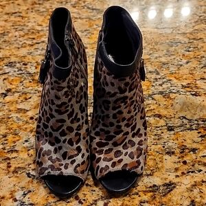 Ankle boots animal print